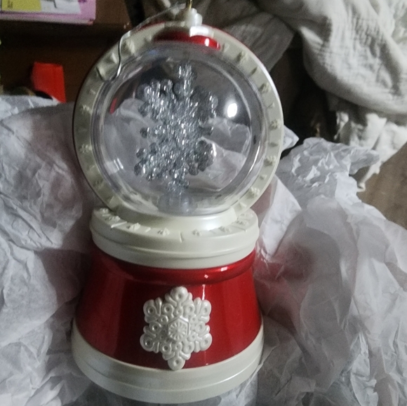 1939 edition vintage christmas And Snowglobe - Picture 5 of 6